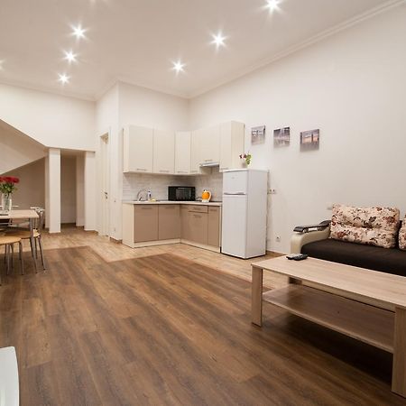 Wonderful Flat On City Center أوزهورود المظهر الخارجي الصورة