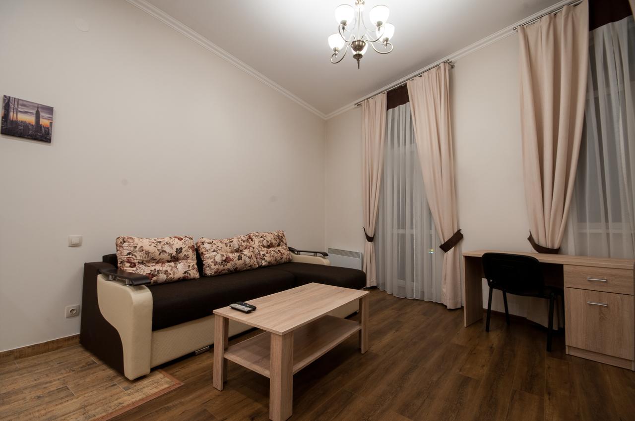 Wonderful Flat On City Center أوزهورود المظهر الخارجي الصورة